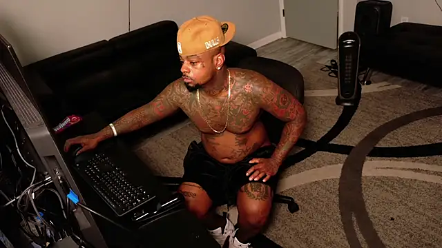 SLANGONDEMHOES online show from 05/12/26, 07:05