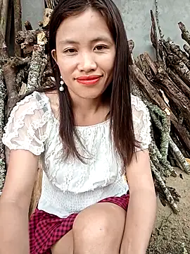 Snapshot of rubi_bae chatting on 04/19/26, 01:16 rubi bae online show from 04/19/26, 01:16