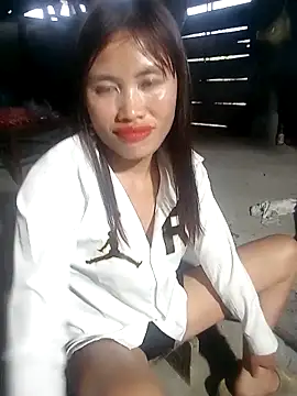 Snapshot of rubi_bae chatting on 05/04/26, 11:17 rubi bae online show from 05/04/26, 11:17