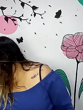 curvy diva  online show from 10/06/25, 11:07