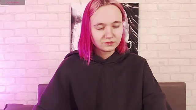 Ericha Stone online show from 09/30/25, 01:32