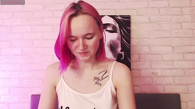 Ericha Stone online show from 10/08/25, 01:25