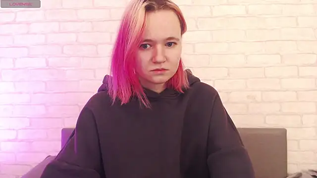 Ericha Stone online show from 11/10/25, 02:21