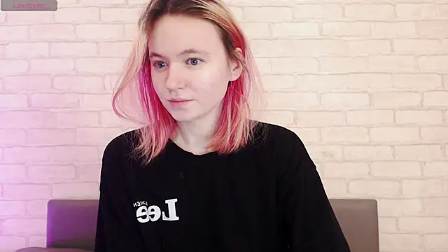 Ericha Stone online show from 02/04/26, 02:39