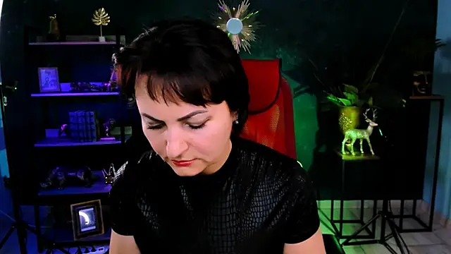 HelenBeler online show from 12/19/25, 12:34