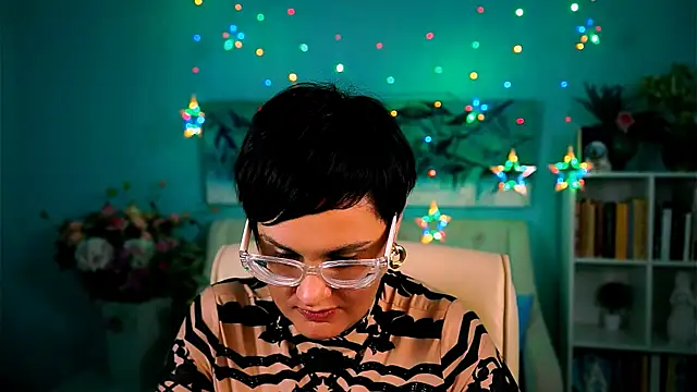 LauraDavidsons online show from 10/29/25, 05:47