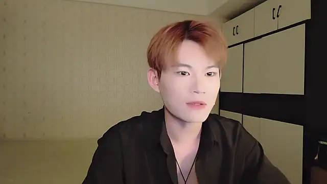 Snapshot of Dancer03 chatting on 09/10/25, 01:44 Dancer03 online show from 09/10/25, 01:44