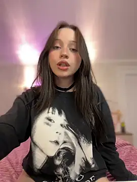 YourLittleDevil online show from 09/24/25, 01:36