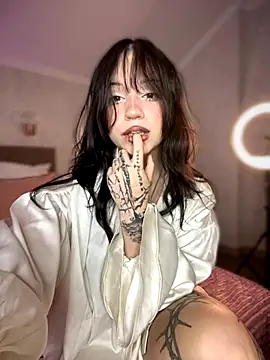 YourLittleDevil online show from 10/10/25, 01:21