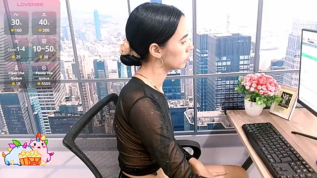 Snapshot of vanesa19_ chatting on 10/06/25, 01:52 vanesa19 online show from 10/06/25, 01:52
