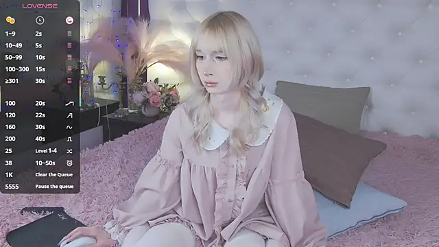 Snapshot of cutetomie chatting on 11/30/25, 09:52 cutetomie online show from 11/30/25, 09:52