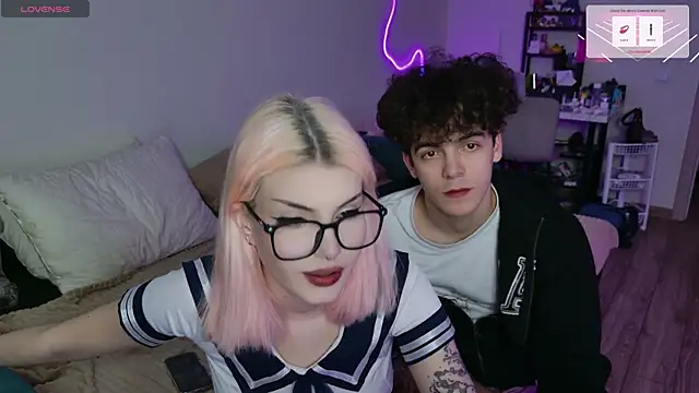 Snapshot of Alice18James chatting on 09/27/25, 01:16 Alice18James online show from 09/27/25, 01:16