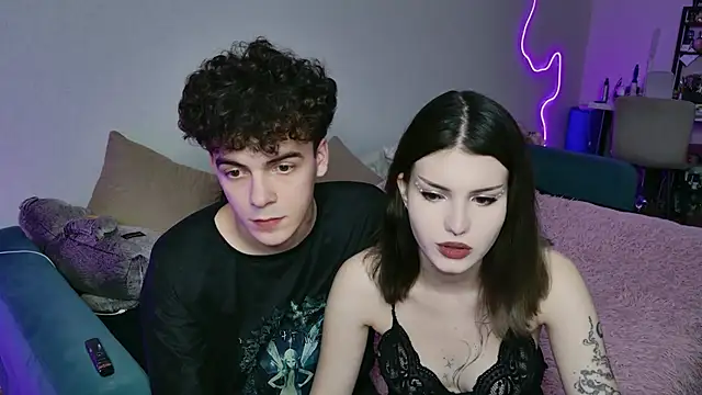 Snapshot of Alice18James chatting on 10/10/25, 05:12 Alice18James online show from 10/10/25, 05:12