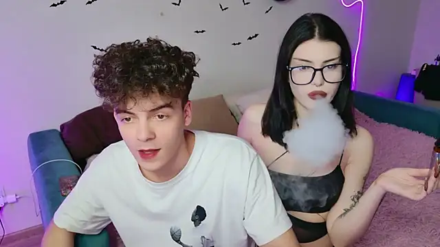 Alice18James online show from 11/06/25, 11:22