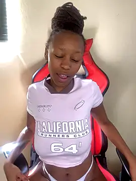 SexyPetitex25 online show from 11/02/25, 01:02