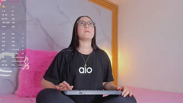 malka milan online show from 12/02/25, 03:23