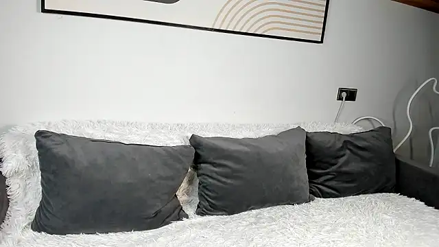 Snapshot of KarlyFees chatting on 03/04/26, 08:09 KarlyFees online show from 03/04/26, 08:09