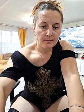 Fluturas2 online show from 12/01/25, 01:16