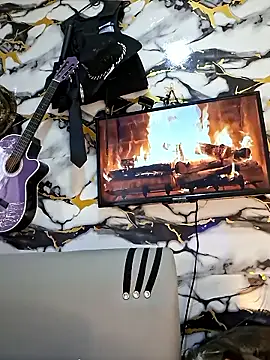 Snapshot of Alisson_Morgann chatting on 04/19/26, 08:22 Alisson Morgann online show from 04/19/26, 08:22