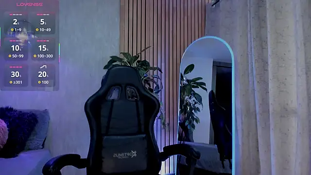 Snapshot of emma______ chatting on 10/08/25, 08:50 emma       online show from 10/08/25, 08:50