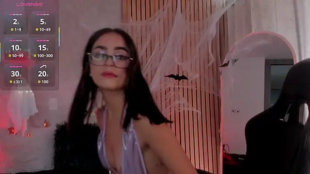 Snapshot of emma______ chatting on 10/19/25, 07:36 emma       online show from 10/19/25, 07:36