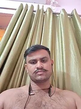 Snapshot of Frvgggghh chatting on 11/19/25, 08:47 Frvgggghh online show from 11/19/25, 08:47