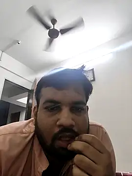 Snapshot of vinay_smalldick chatting on 04/29/26, 05:06 vinay smalldick online show from 04/29/26, 05:06