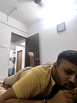 Snapshot of vinay_smalldick chatting on 05/14/26, 04:25 vinay smalldick online show from 05/14/26, 04:25