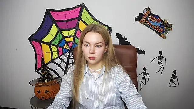 Snapshot of StellaLight chatting on 10/22/25, 12:16 StellaLight online show from 10/22/25, 12:16