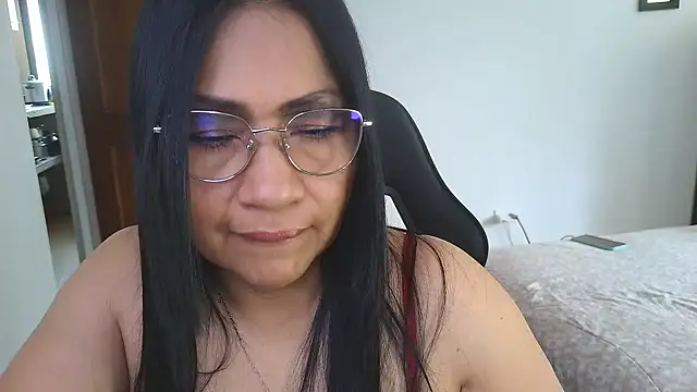 LissafeetHott online show from 12/17/25, 04:24