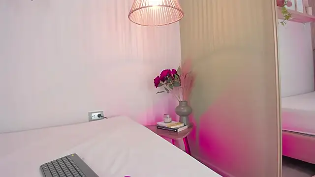 Cristalfoxy  online show from 11/15/25, 07:43