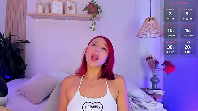 Cristalfoxy  online show from 12/13/25, 08:04