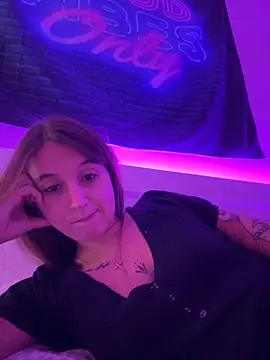 Snapshot of duomagique_off chatting on 09/12/25, 09:04 duomagique off online show from 09/12/25, 09:04