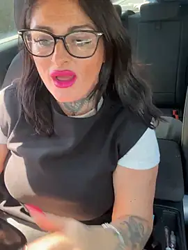 Snapshot of IrishmilfAnna chatting on 04/29/26, 12:31 IrishmilfAnna online show from 04/29/26, 12:31