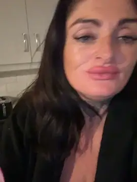 Snapshot of IrishmilfAnna chatting on 04/29/26, 09:10 IrishmilfAnna online show from 04/29/26, 09:10