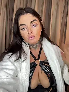 Snapshot of IrishmilfAnna chatting on 05/07/26, 12:10 IrishmilfAnna online show from 05/07/26, 12:10