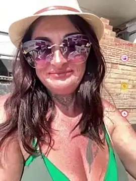 Snapshot of IrishmilfAnna chatting on 05/18/26, 09:04 IrishmilfAnna online show from 05/18/26, 09:04
