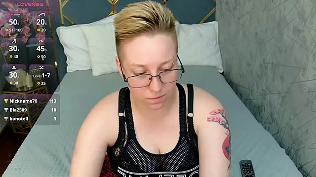 AlexandraGreen online show from 09/15/25, 03:50