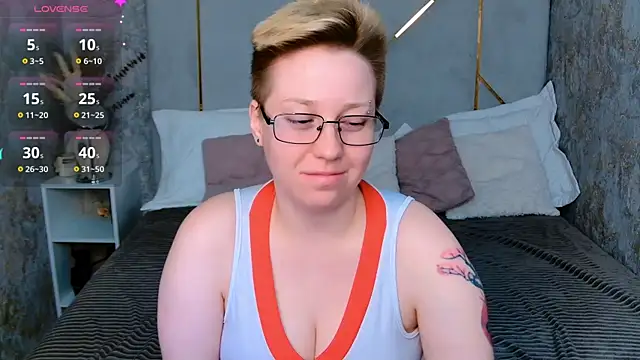 AlexandraGreen online show from 10/10/25, 09:03