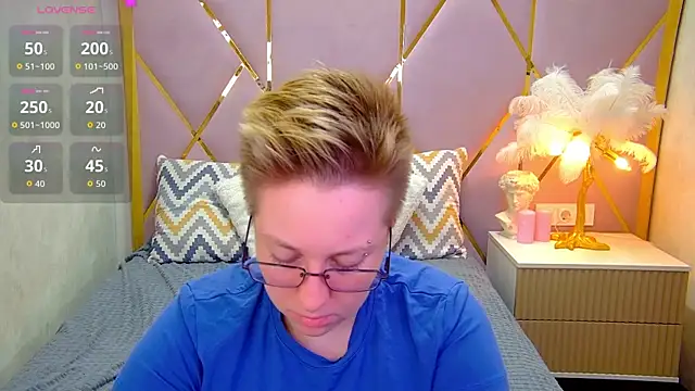 AlexandraGreen online show from 10/13/25, 09:04