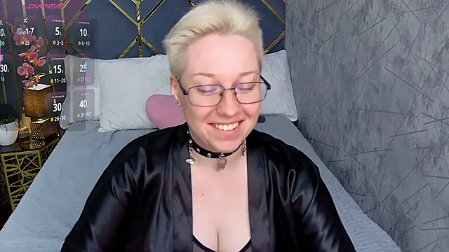 AlexandraGreen online show from 11/08/25, 09:02