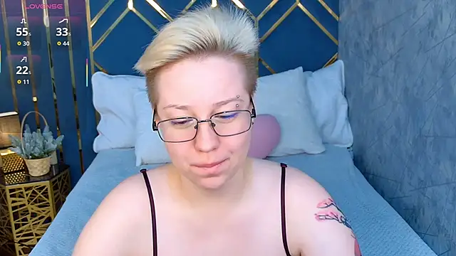 AlexandraGreen online show from 12/14/25, 04:01