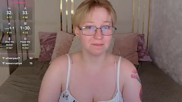Snapshot of AlexandraGreen chatting on 05/16/26, 12:29 AlexandraGreen online show from 05/16/26, 12:29
