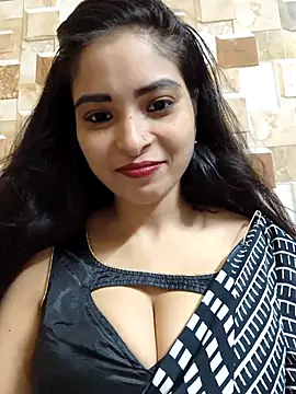 QUEEN-ADITI online show from 10/05/25, 02:59