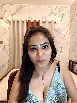 QUEEN-ADITI online show from 03/08/26, 02:04