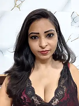 QUEEN-ADITI online show from 04/24/26, 06:32