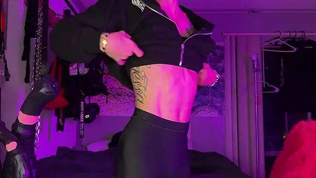 xoFrankie online show from 11/08/25, 03:29