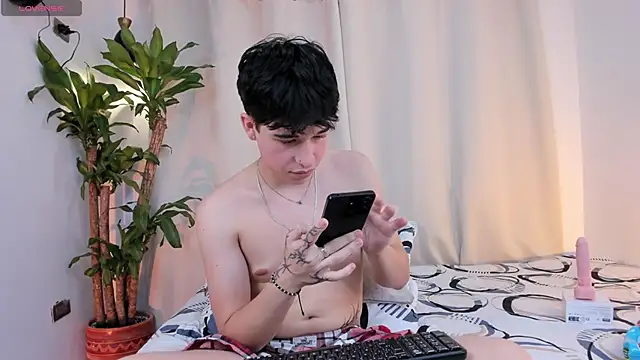 mrhot night online show from 04/19/26, 11:07