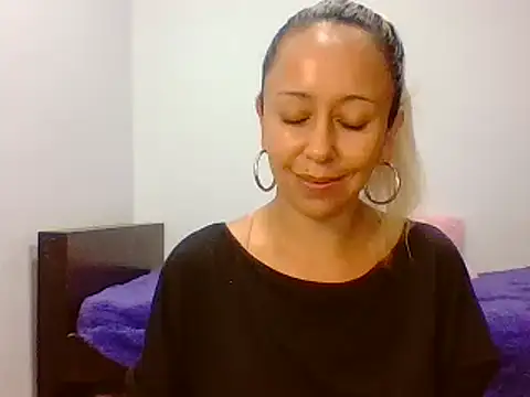 leah susman online show from 09/19/25, 02:02