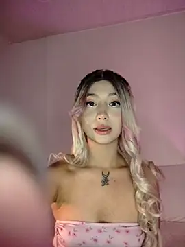Snapshot of Ella_rr chatting on 05/08/26, 02:50 Ella rr online show from 05/08/26, 02:50